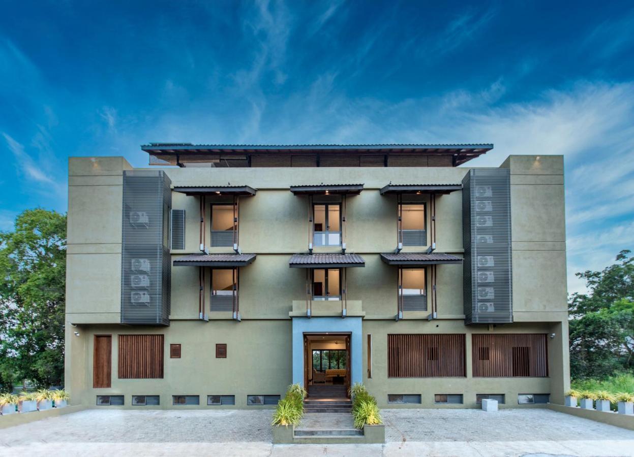 Hotel Earls Rajarata Anuradhapura Esterno foto