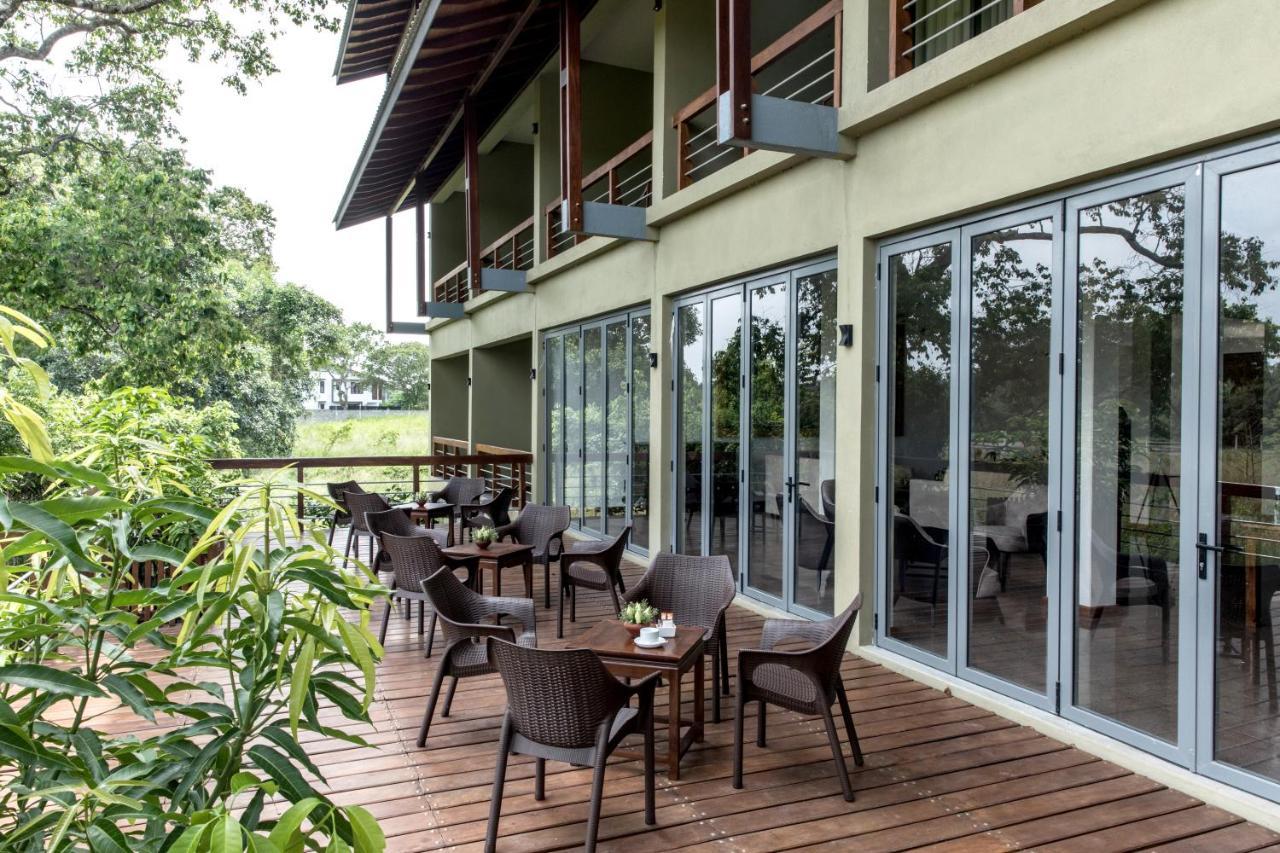 Hotel Earls Rajarata Anuradhapura Esterno foto