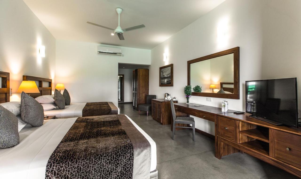 Hotel Earls Rajarata Anuradhapura Esterno foto