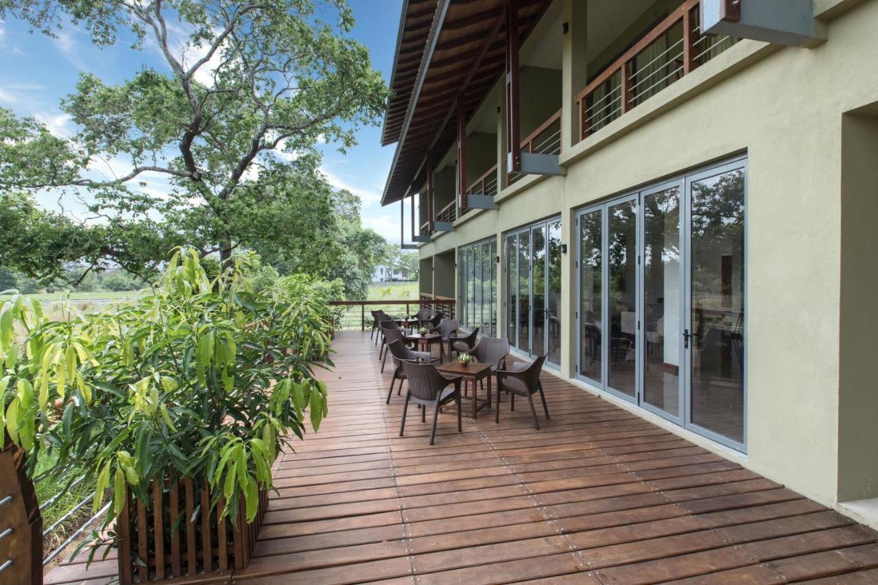 Hotel Earls Rajarata Anuradhapura Esterno foto
